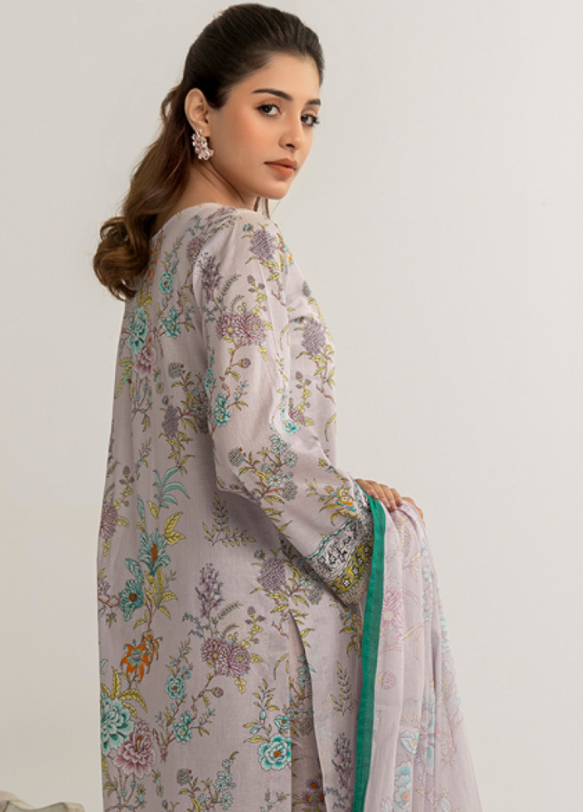 Zohra By Motifz Printed Lawn 3 Piece Unstitched Suit MT24Z D-05 Zohra By Motifz Printed Lawn 3 Piece Unstitched Suit MT24Z D-05