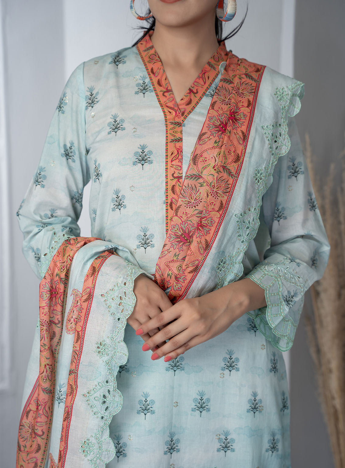 Zynah By VS Textile Chikankari Embroidered Lawn 3 Piece Unstitched Suit VS24ZV3 D-331 Zynah By VS Textile Chikankari Embroidered Lawn 3 Piece Unstitched Suit VS24ZV3 D-331