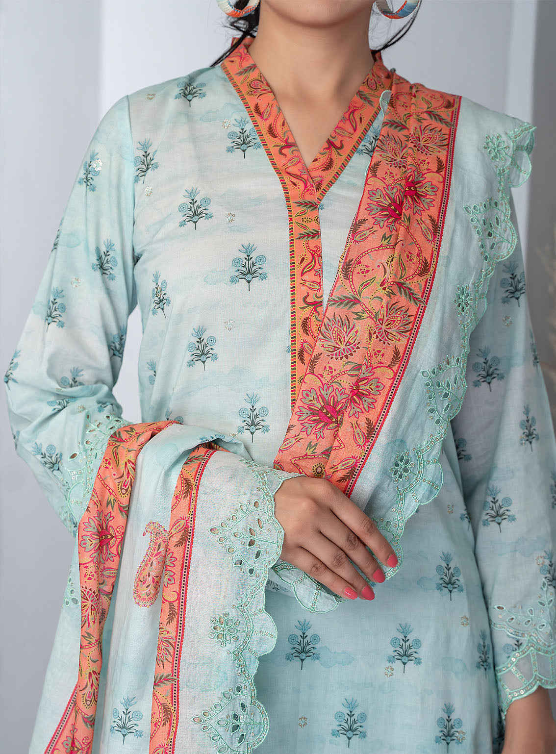 Zynah By VS Textile Chikankari Embroidered Lawn 3 Piece Unstitched Suit VS24ZV3 D-331 Zynah By VS Textile Chikankari Embroidered Lawn 3 Piece Unstitched Suit VS24ZV3 D-331