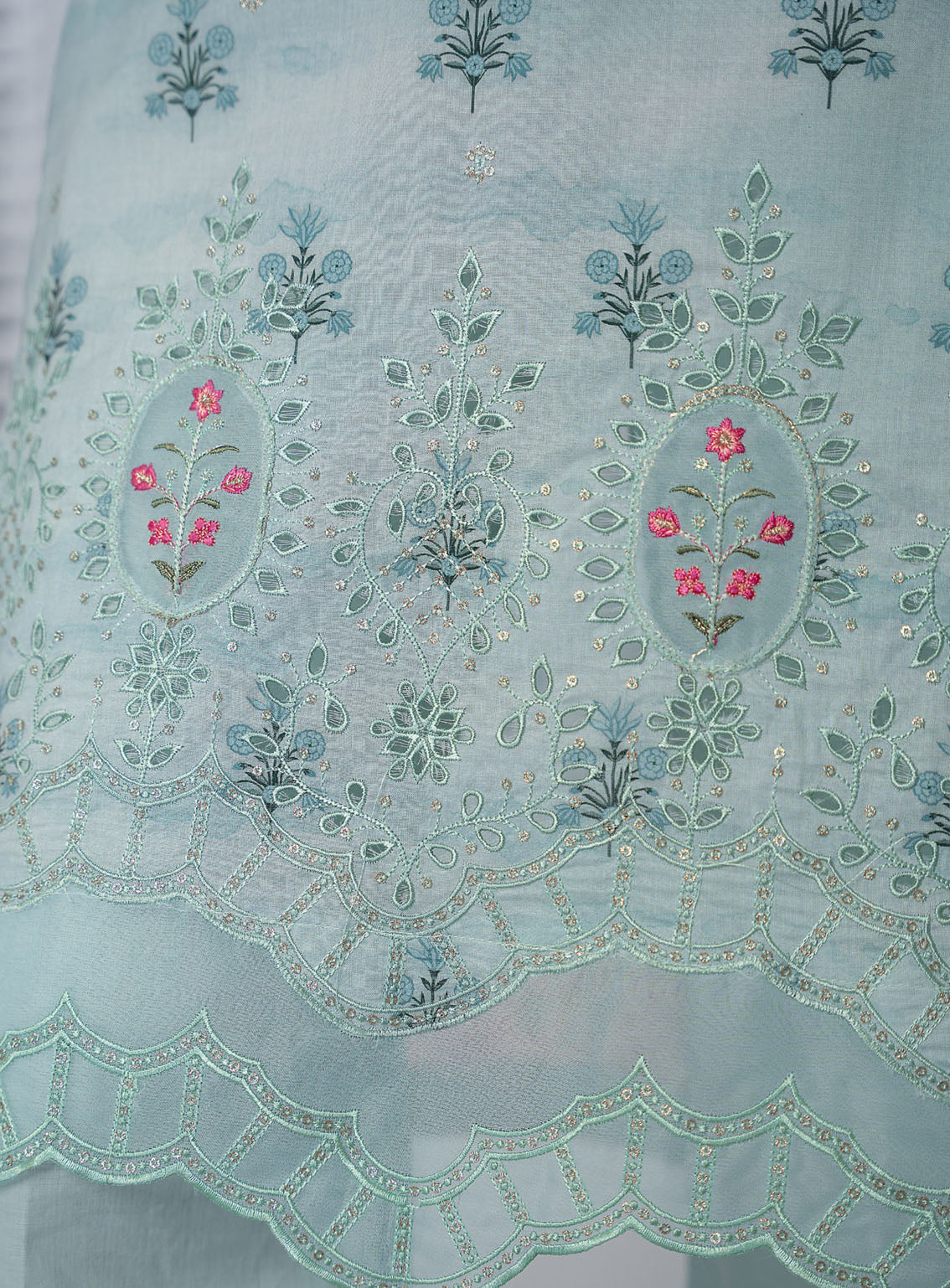 Zynah By VS Textile Chikankari Embroidered Lawn 3 Piece Unstitched Suit VS24ZV3 D-331 Zynah By VS Textile Chikankari Embroidered Lawn 3 Piece Unstitched Suit VS24ZV3 D-331