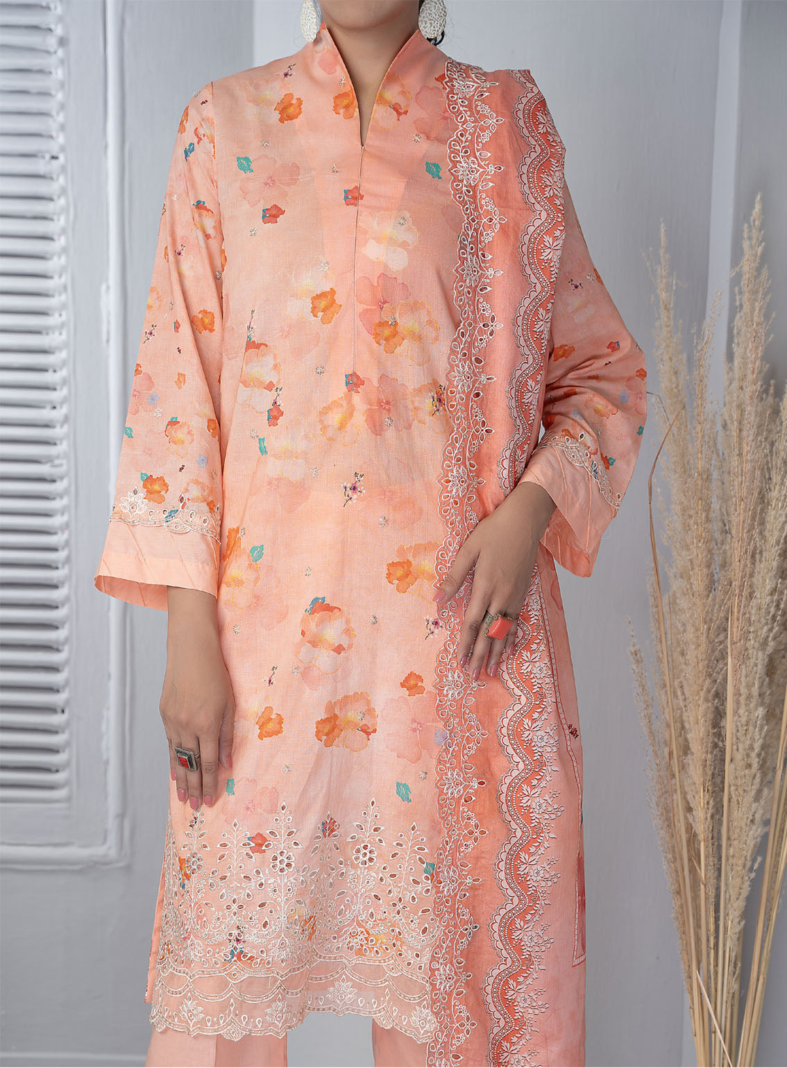 Zynah By VS Textile Chikankari Embroidered Lawn 3 Piece Unstitched Suit VS24ZV3 D-335 Zynah By VS Textile Chikankari Embroidered Lawn 3 Piece Unstitched Suit VS24ZV3 D-335