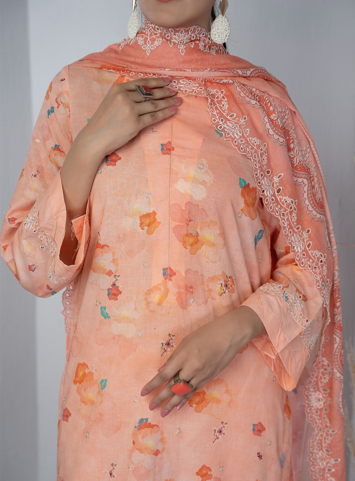 Zynah By VS Textile Chikankari Embroidered Lawn 3 Piece Unstitched Suit VS24ZV3 D-335 Zynah By VS Textile Chikankari Embroidered Lawn 3 Piece Unstitched Suit VS24ZV3 D-335