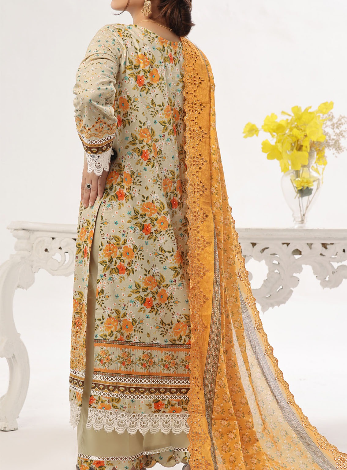 Zynah By VS Textile Chikankari Lawn 3 Piece Unstitched Suit VS24CL D-332 Zynah By VS Textile Chikankari Lawn 3 Piece Unstitched Suit VS24CL D-332