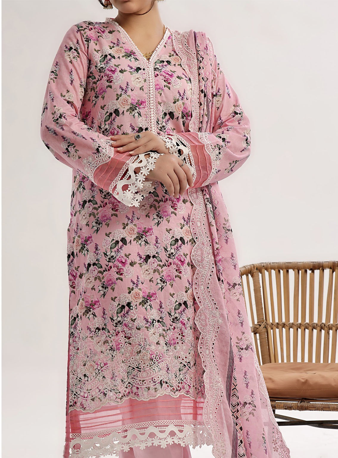 Zynah By VS Textile Chikankari Lawn 3 Piece Unstitched Suit VS24CL D-334 Zynah By VS Textile Chikankari Lawn 3 Piece Unstitched Suit VS24CL D-334