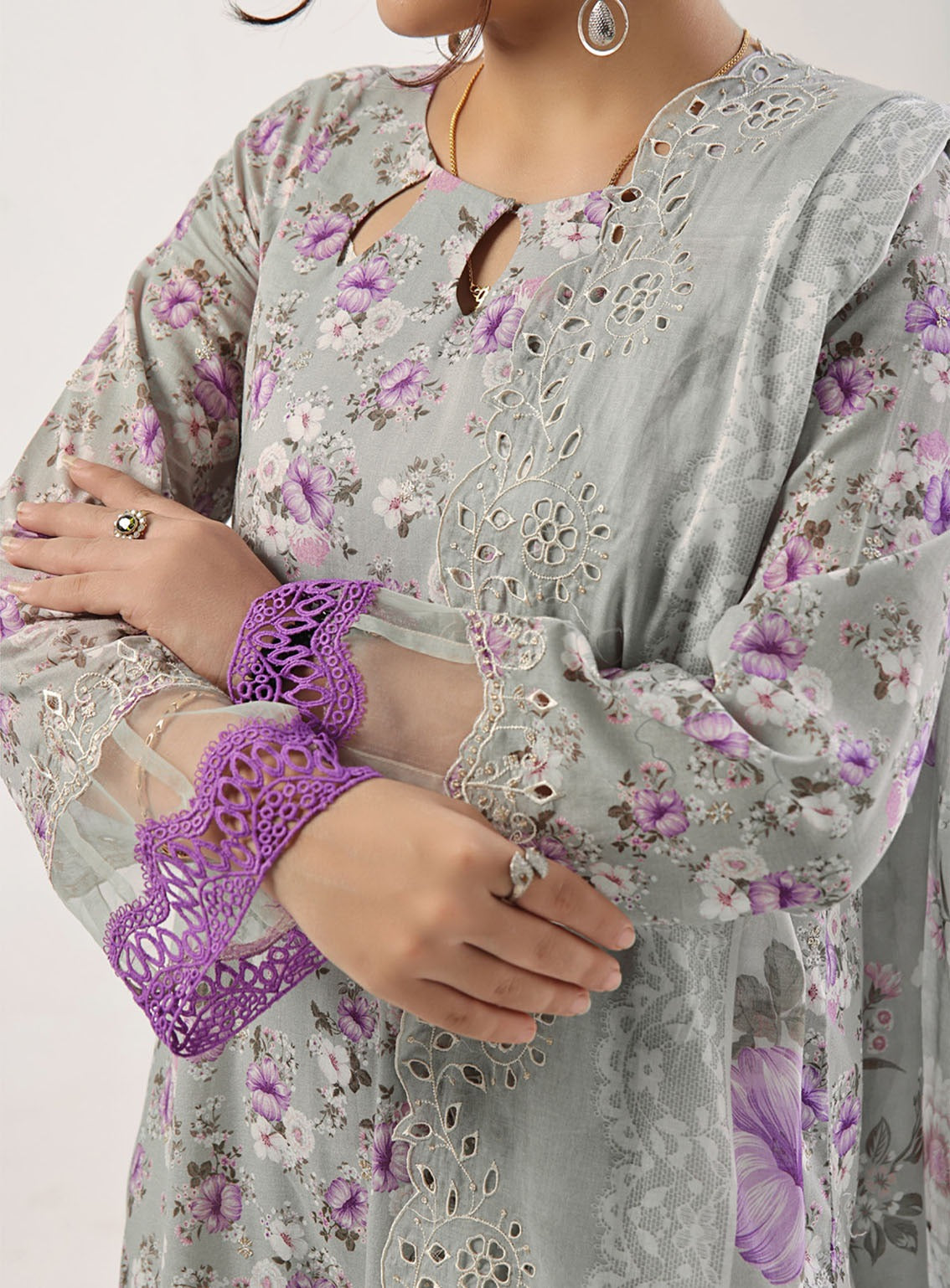 Zynah By VS Textile Chikankari Lawn 3 Piece Unstitched Suit VS24CL D-336 Zynah By VS Textile Chikankari Lawn 3 Piece Unstitched Suit VS24CL D-336