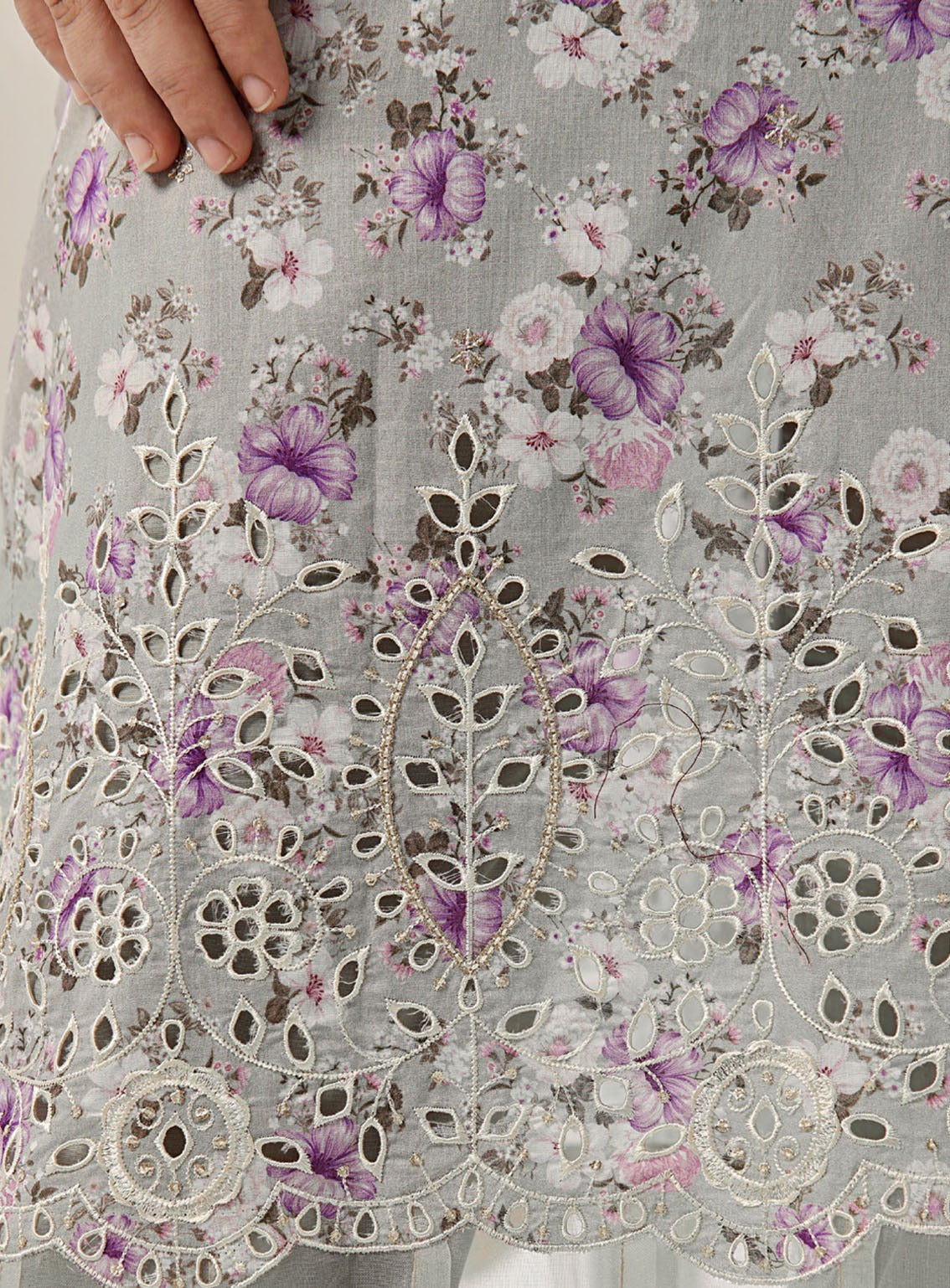 Zynah By VS Textile Chikankari Lawn 3 Piece Unstitched Suit VS24CL D-336 Zynah By VS Textile Chikankari Lawn 3 Piece Unstitched Suit VS24CL D-336