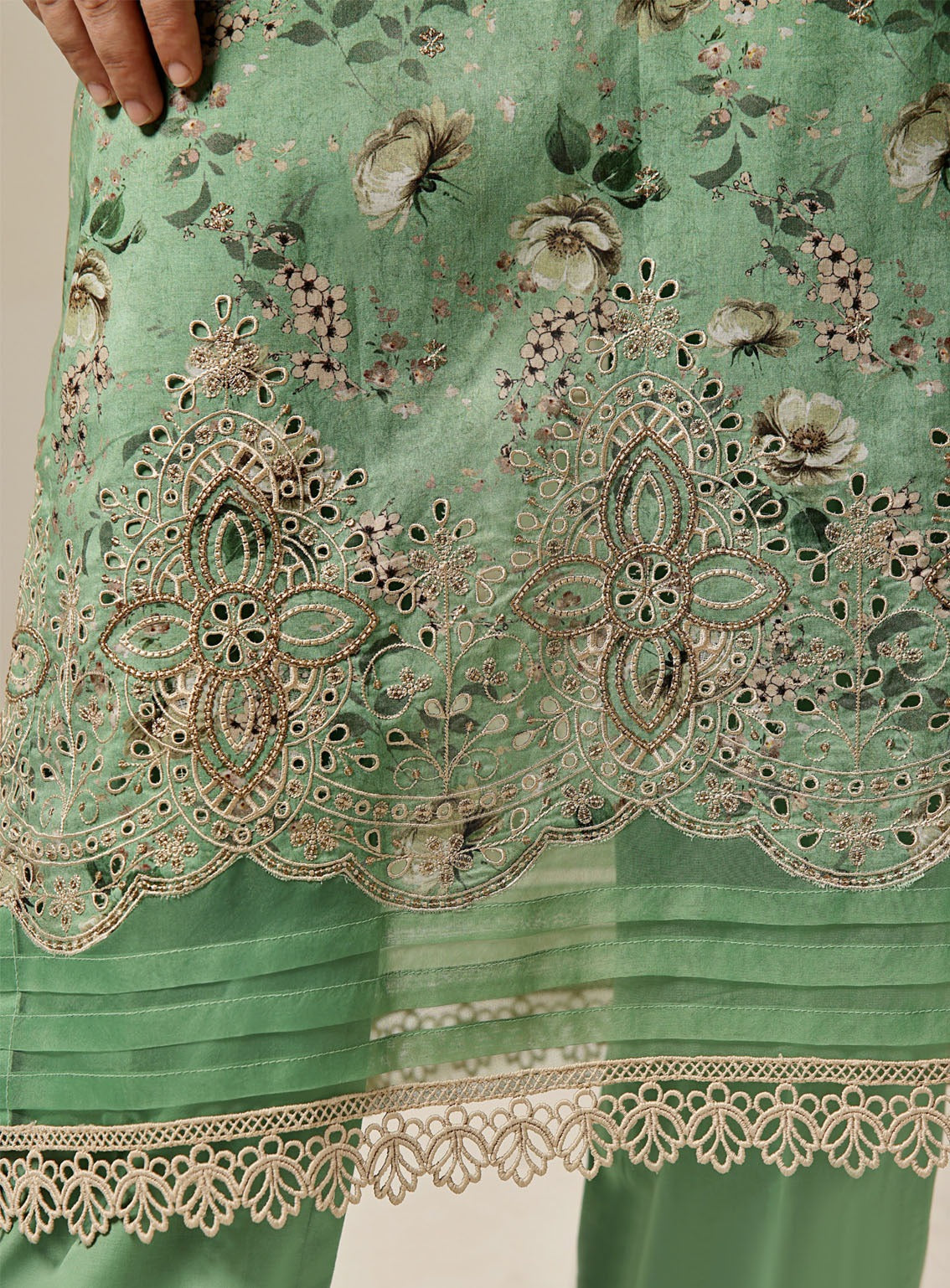 Zynah By VS Textile Chikankari Lawn 3 Piece Unstitched Suit VS24CL D-337 Zynah By VS Textile Chikankari Lawn 3 Piece Unstitched Suit VS24CL D-337