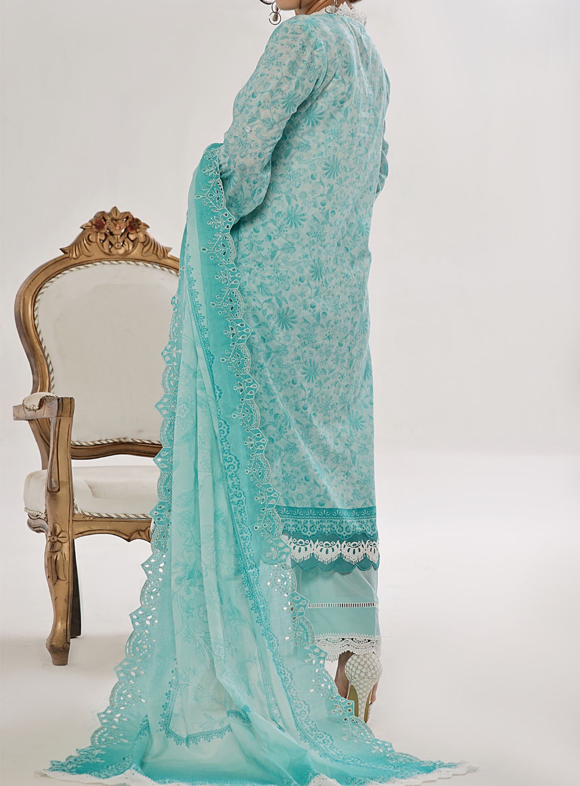 Zynah By VS Textile Chikankari Lawn 3 Piece Unstitched Suit VS24CL D-338 Zynah By VS Textile Chikankari Lawn 3 Piece Unstitched Suit VS24CL D-338