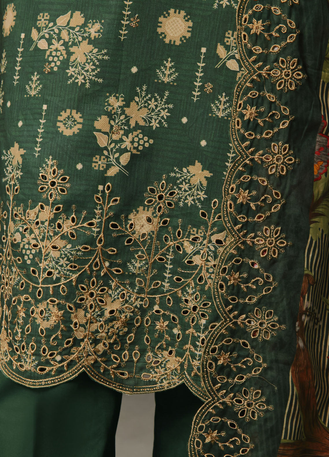 Zynah By VS Textile Digital Chikankari Lawn 3 Piece Unstitched Suit VS24ZDCLV1 D-75 Zynah By VS Textile Digital Chikankari Lawn 3 Piece Unstitched Suit VS24ZDCLV1 D-75