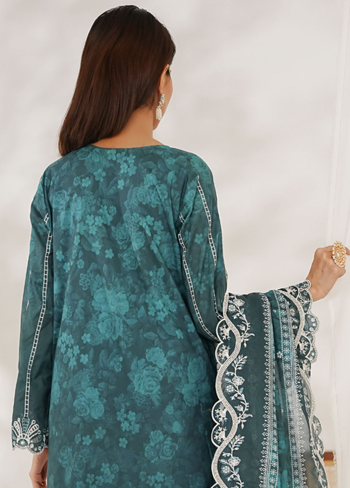 Zynah By VS Textile Premium Chikankari Lawn 3 Piece Unstitched Suit VS26ZPCV1 D-689 Zynah By VS Textile Premium Chikankari Lawn 3 Piece Unstitched Suit VS26ZPCV1 D-689