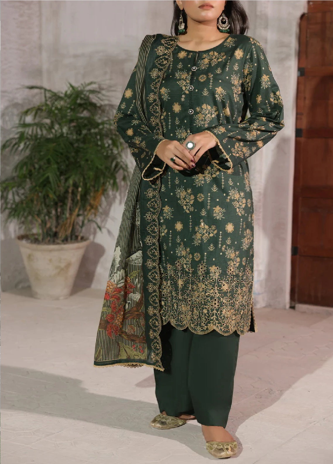 Zynah By VS Textile Premium Chikankari Lawn 3 Piece Unstitched Suit VS26ZPCV12 D-693 Zynah By VS Textile Premium Chikankari Lawn 3 Piece Unstitched Suit VS26ZPCV12 D-693