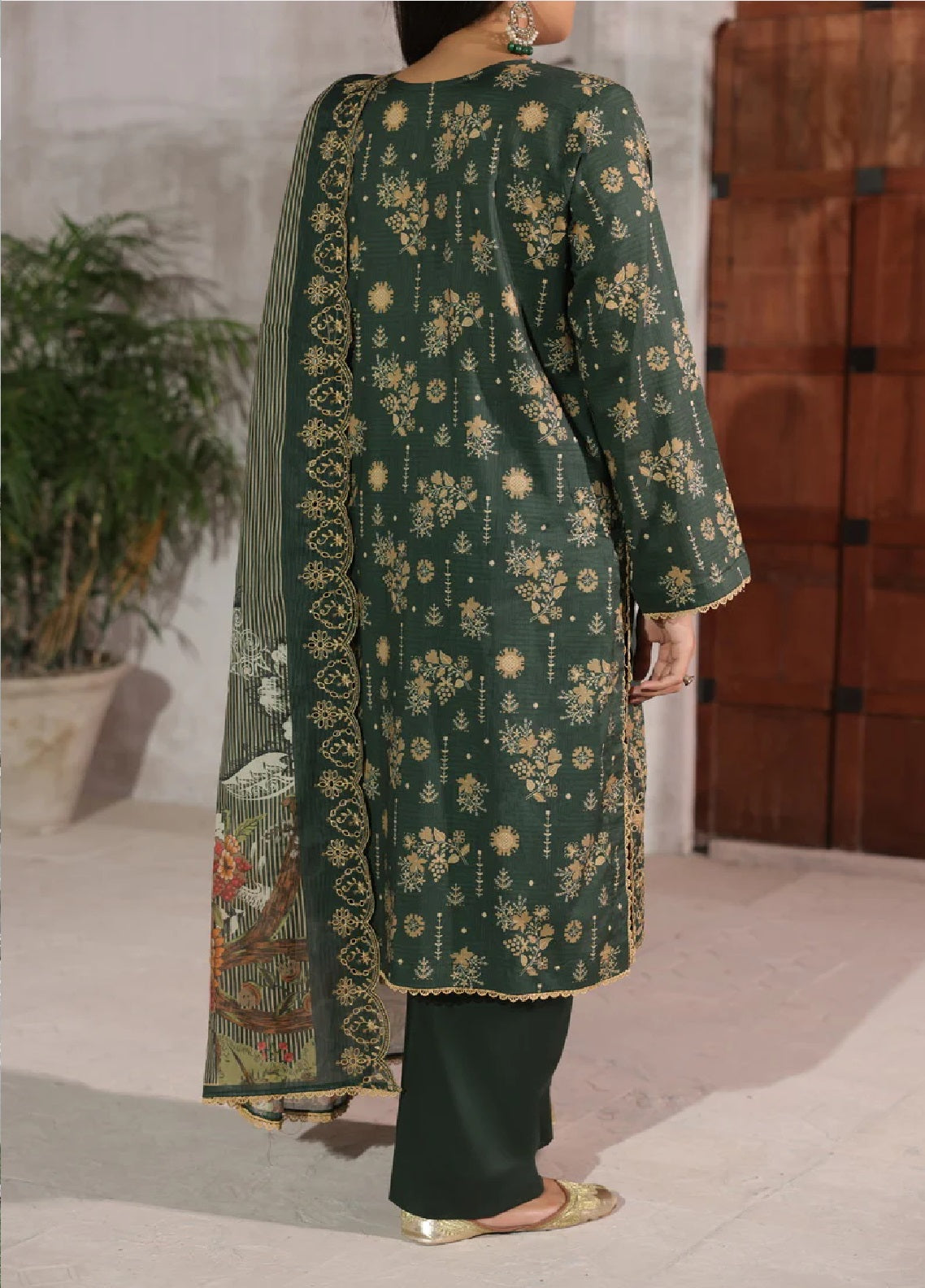 Zynah By VS Textile Premium Chikankari Lawn 3 Piece Unstitched Suit VS26ZPCV12 D-693 Zynah By VS Textile Premium Chikankari Lawn 3 Piece Unstitched Suit VS26ZPCV12 D-693