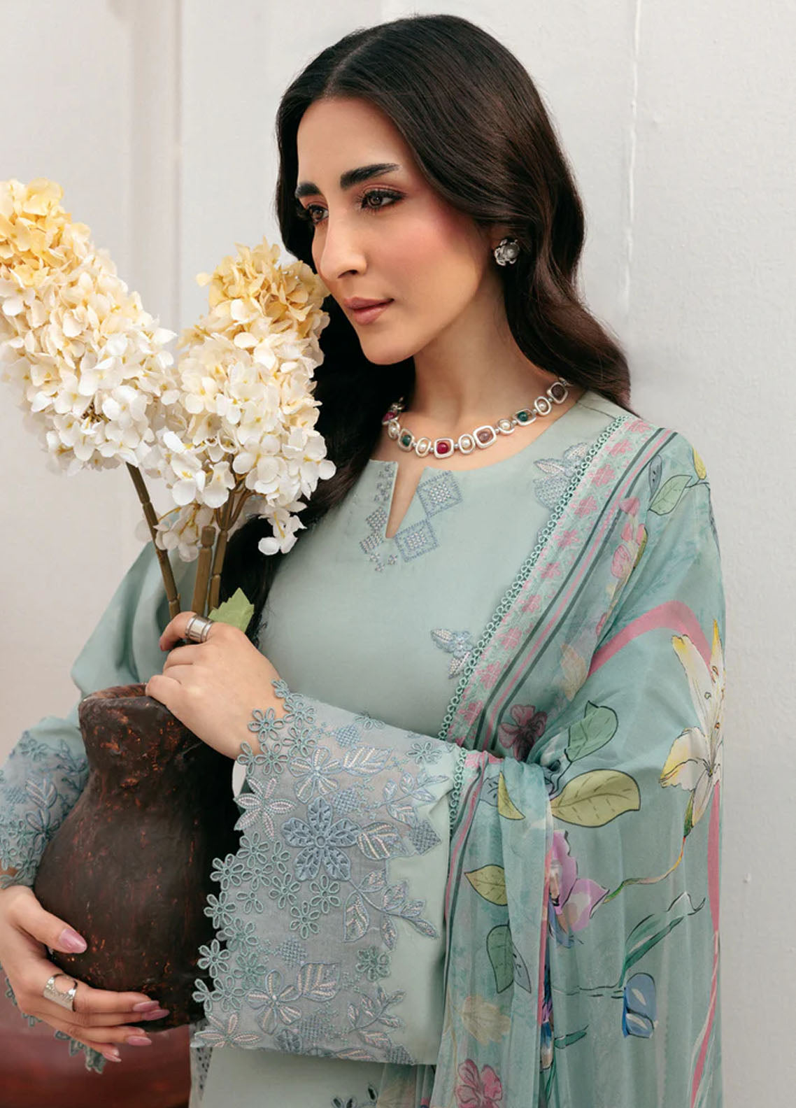 Zync By Florent Luxury Embroidered Lawn 3 Piece Unstitched Suit FL26ZLL D-FZ-2A Zync By Florent Luxury Embroidered Lawn 3 Piece Unstitched Suit FL26ZLL D-FZ-2A