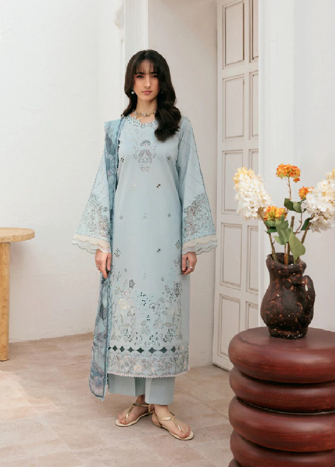 Zync By Florent Luxury Embroidered Lawn 3 Piece Unstitched Suit FL26ZLL D-FZ-4B Zync By Florent Luxury Embroidered Lawn 3 Piece Unstitched Suit FL26ZLL D-FZ-4B