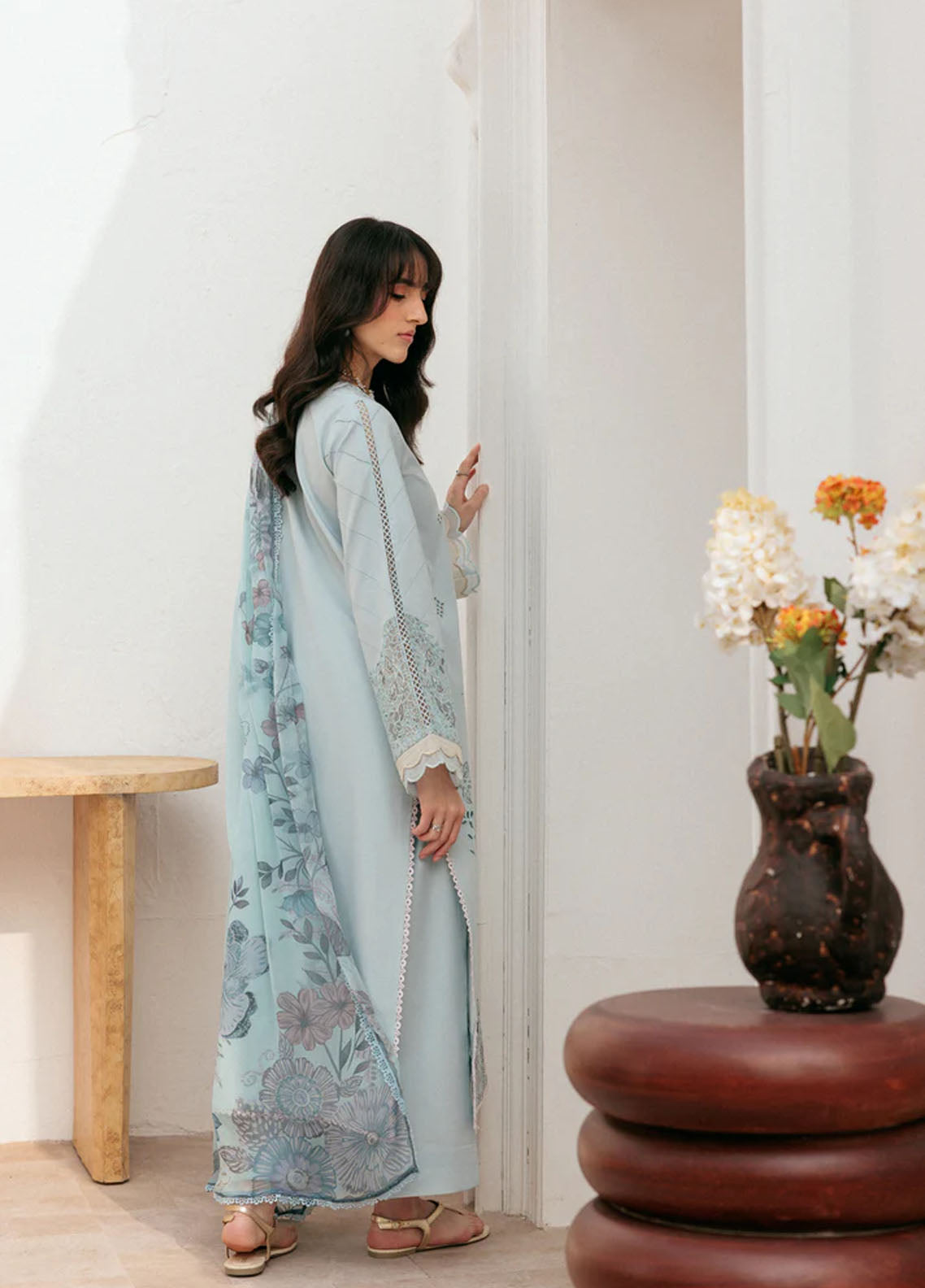 Zync By Florent Luxury Embroidered Lawn 3 Piece Unstitched Suit FL26ZLL D-FZ-4B Zync By Florent Luxury Embroidered Lawn 3 Piece Unstitched Suit FL26ZLL D-FZ-4B