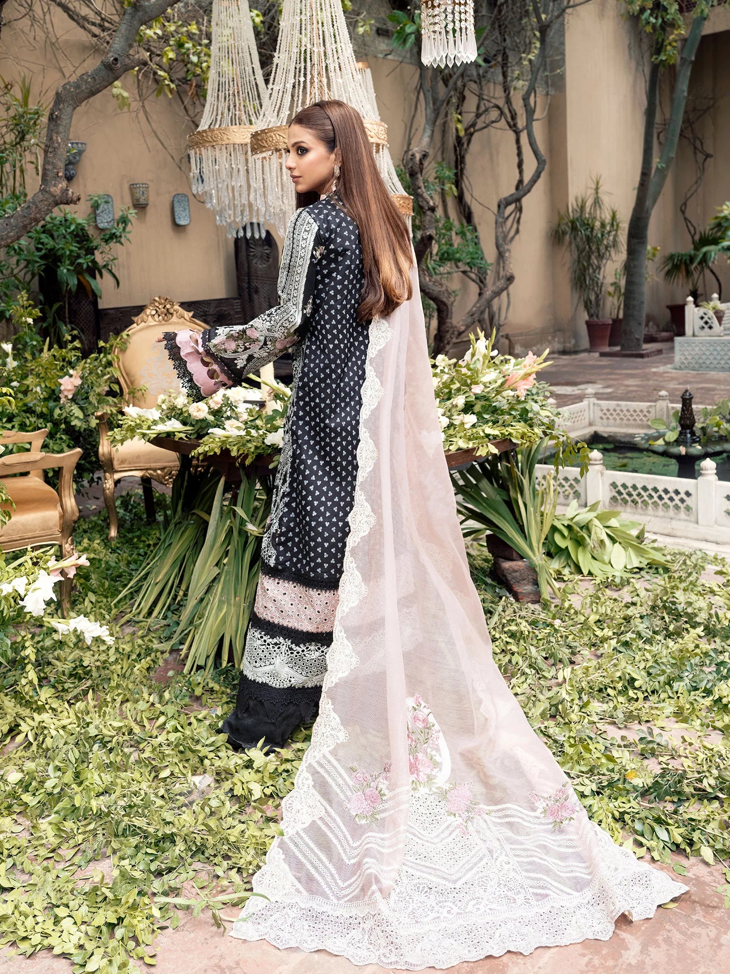 D#01 Maryam Hussain A Floral Dream Luxury Emb Lawn Collection 323 D#01 Maryam Hussain A Floral Dream Luxury Emb Lawn Collection 323