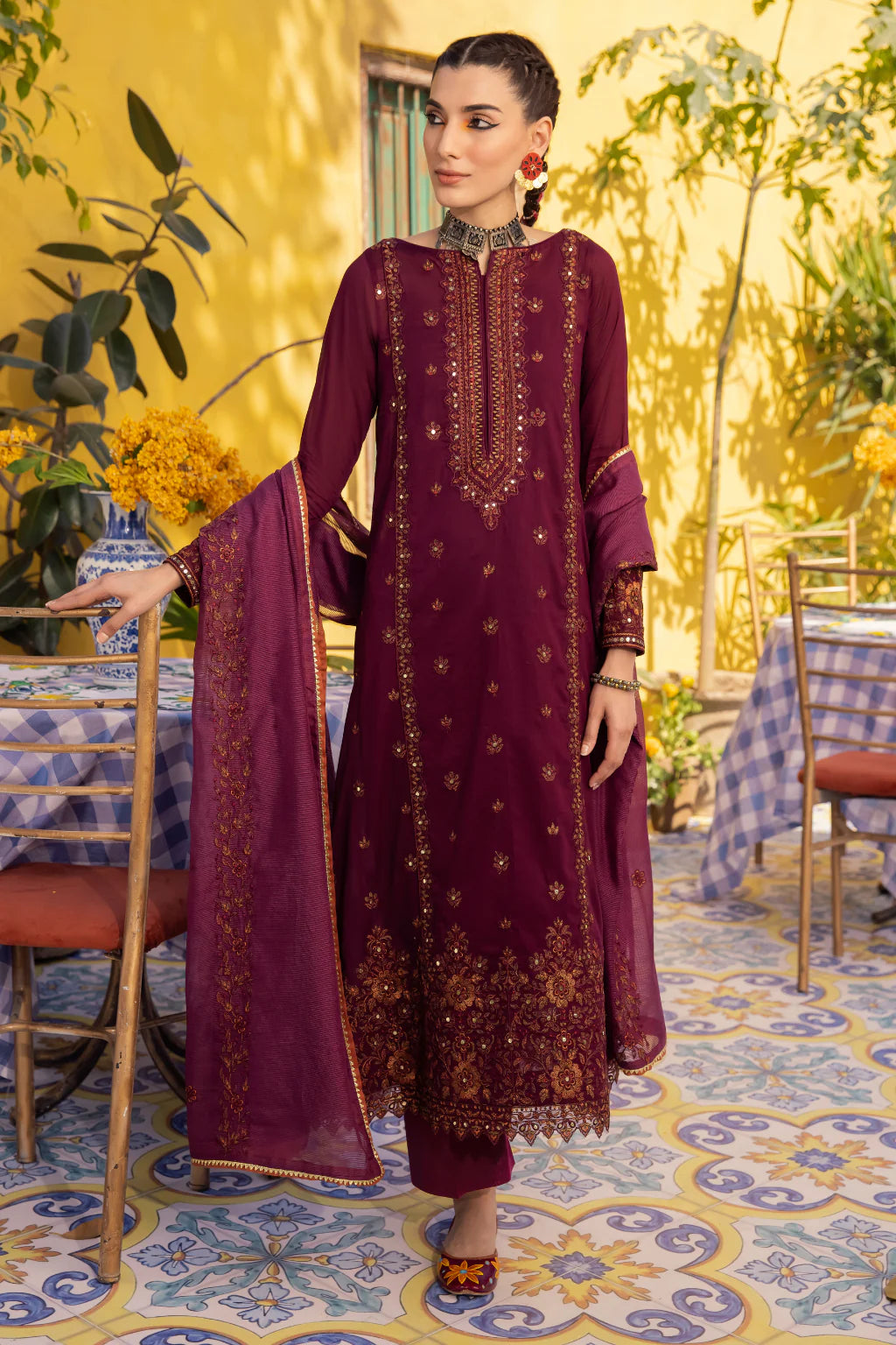 D#01 Iznik Ilaria Luxury Emb Lawn Collection 323 D#01 Iznik Ilaria Luxury Emb Lawn Collection 323