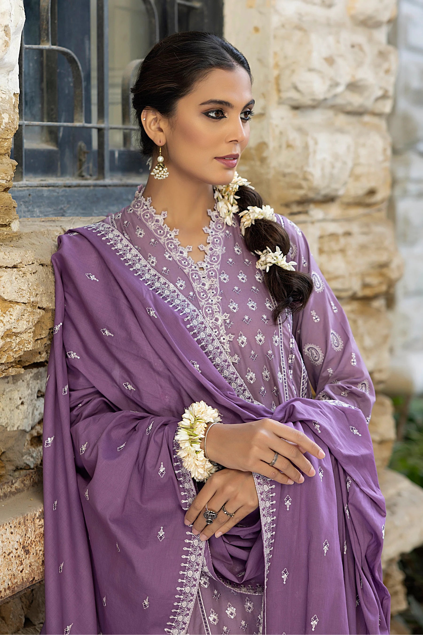 D#0024 LSM Lakhany Luckhnowi Premium Emb Lawn Edition 323 D#0024 LSM Lakhany Luckhnowi Premium Emb Lawn Edition 323