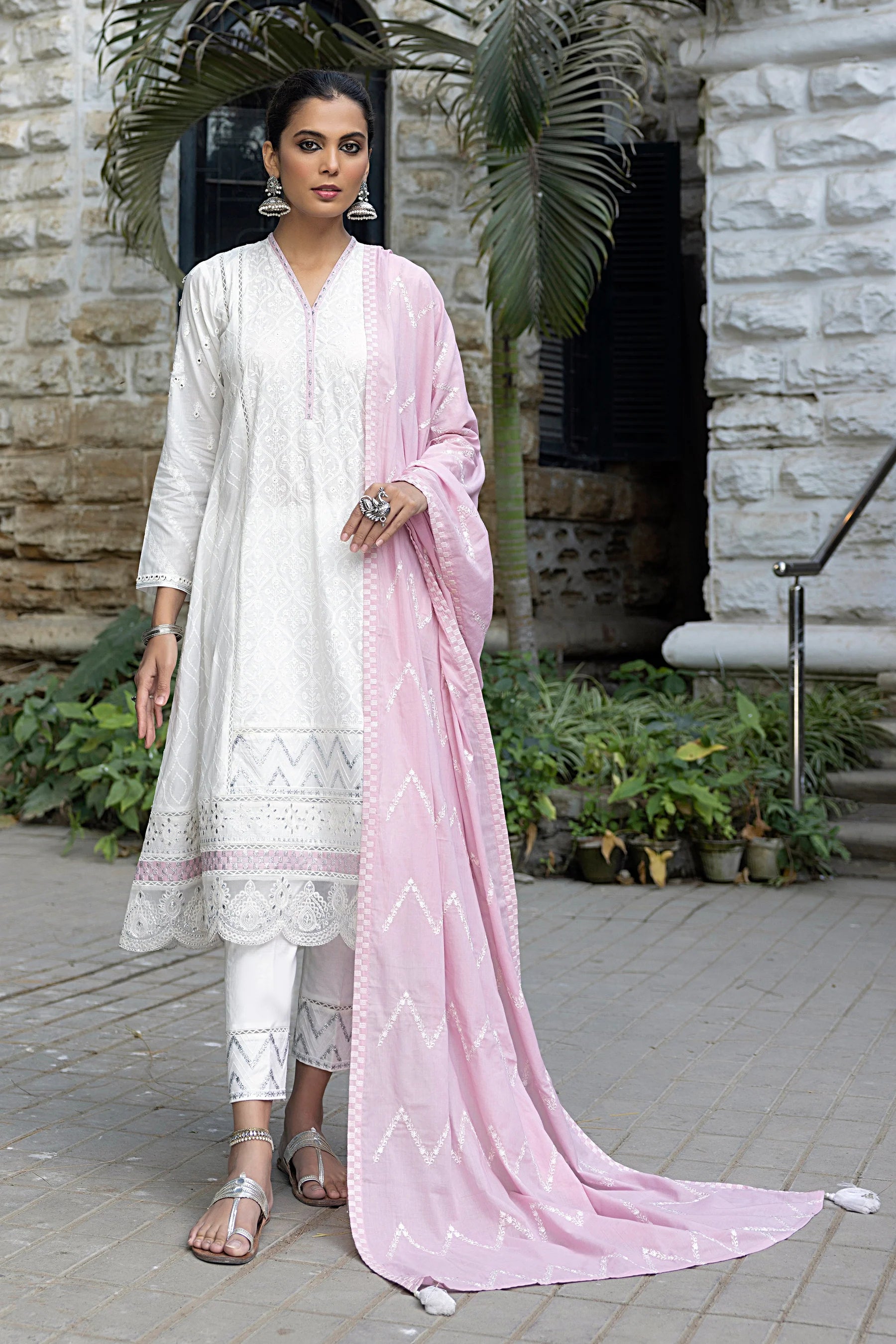 D#0025 LSM Lakhany Luckhnowi Premium Emb Lawn Edition 323 D#0025 LSM Lakhany Luckhnowi Premium Emb Lawn Edition 323