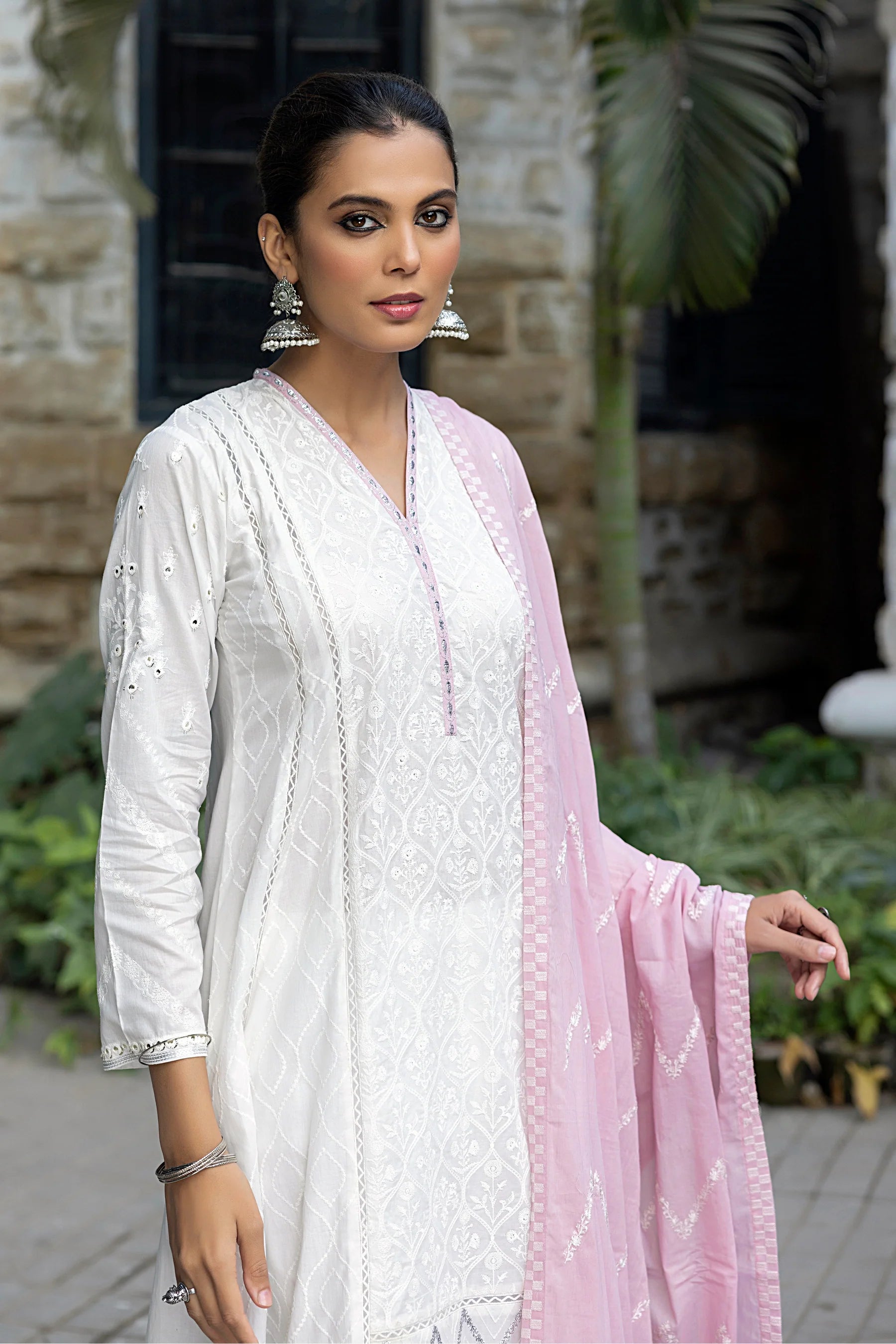 D#0025 LSM Lakhany Luckhnowi Premium Emb Lawn Edition 323 D#0025 LSM Lakhany Luckhnowi Premium Emb Lawn Edition 323
