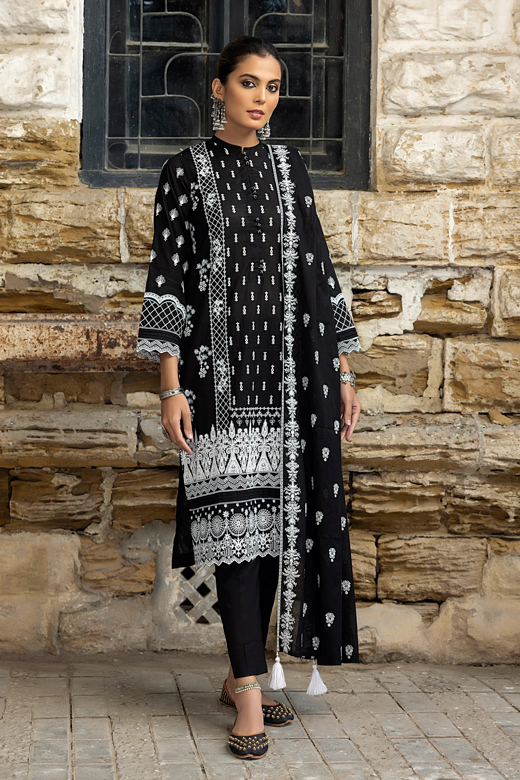 D#0026 LSM Lakhany Luckhnowi Premium Emb Lawn Edition 323 D#0026 LSM Lakhany Luckhnowi Premium Emb Lawn Edition 323