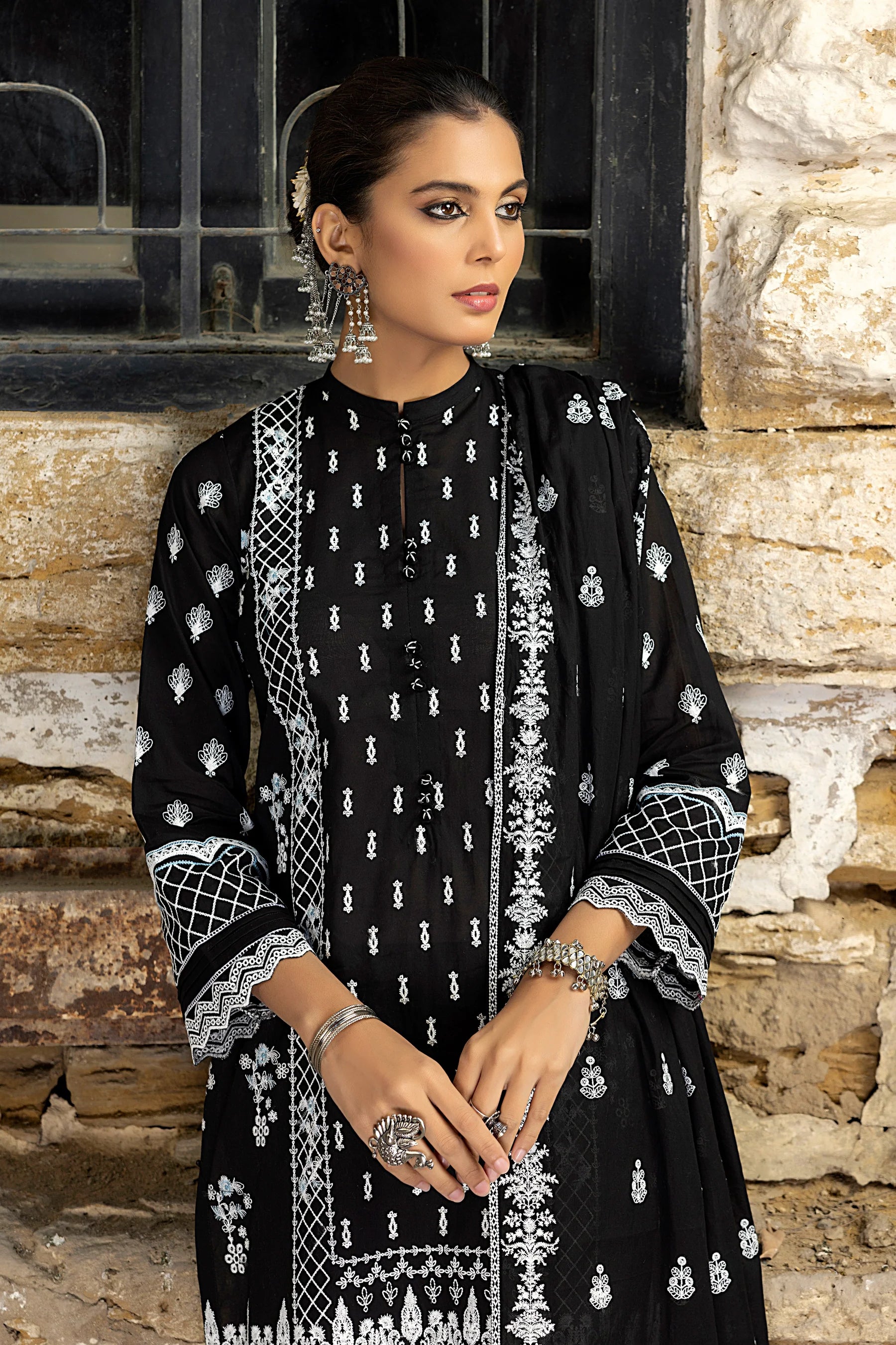 D#0026 LSM Lakhany Luckhnowi Premium Emb Lawn Edition 323 D#0026 LSM Lakhany Luckhnowi Premium Emb Lawn Edition 323