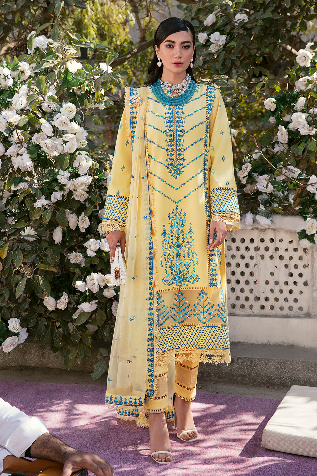 Lamhay By Afrozeh Embroidered Lawn Unstitched 3 Piece Suit - 07 Lamhay By Afrozeh Embroidered Lawn Unstitched 3 Piece Suit - 07