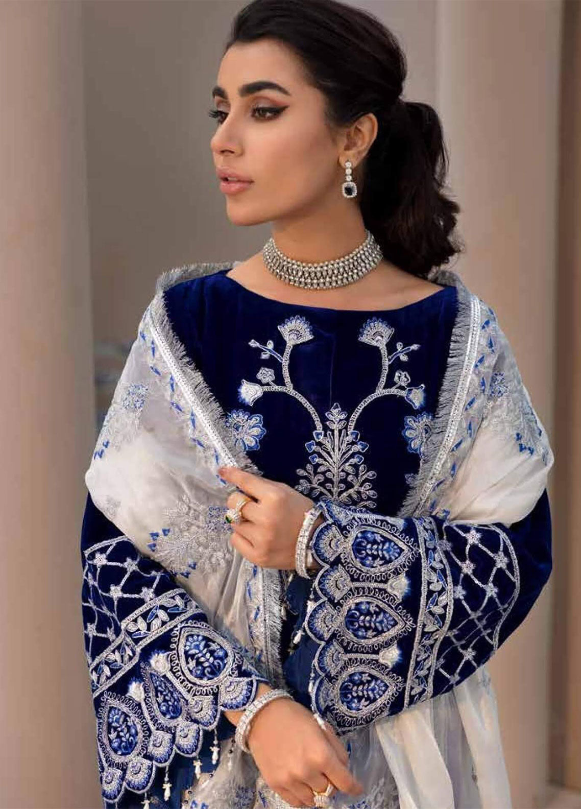 Makhmal By Emaan Adeel Embroidered Velvet Unstitched 3 Piece Suit - 04 Makhmal By Emaan Adeel Embroidered Velvet Unstitched 3 Piece Suit - 04