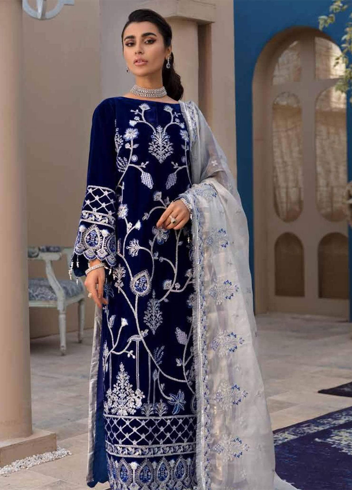 Makhmal By Emaan Adeel Embroidered Velvet Unstitched 3 Piece Suit - 04 Makhmal By Emaan Adeel Embroidered Velvet Unstitched 3 Piece Suit - 04