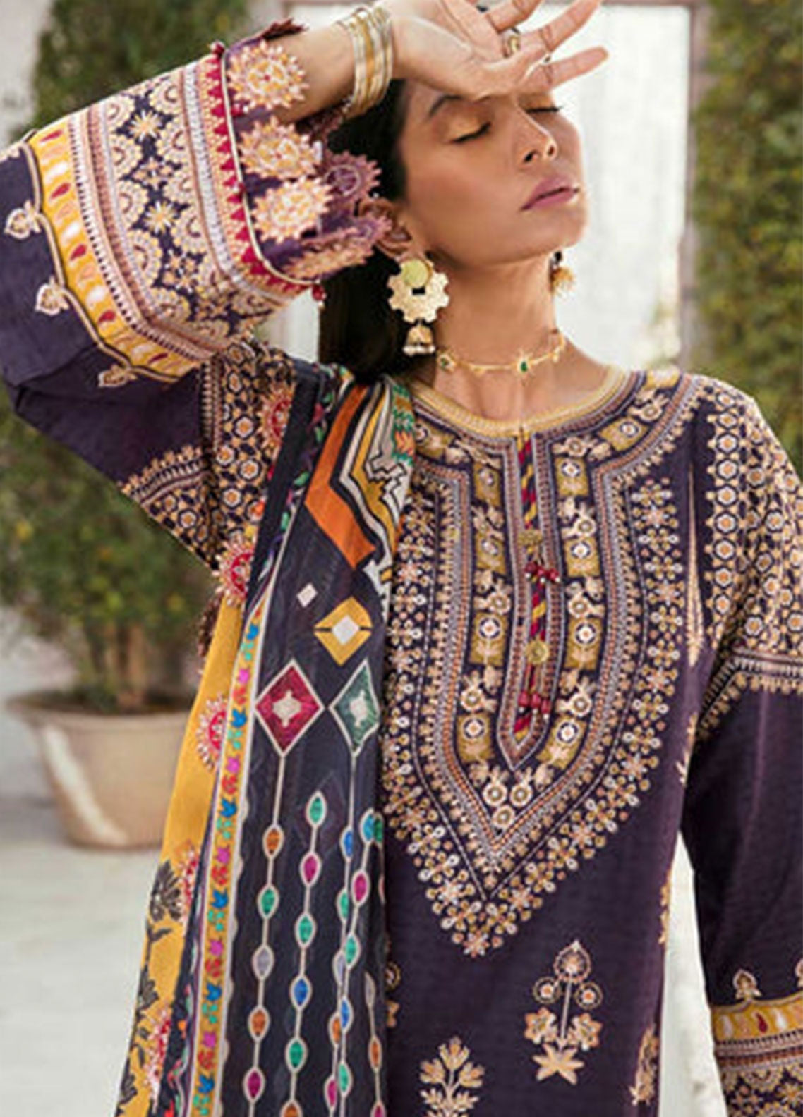 D#04 Baroque Festive Fits Emb Eid Lawn Collection 422 Vol-8 D#04 Baroque Festive Fits Emb Eid Lawn Collection 422 Vol-8