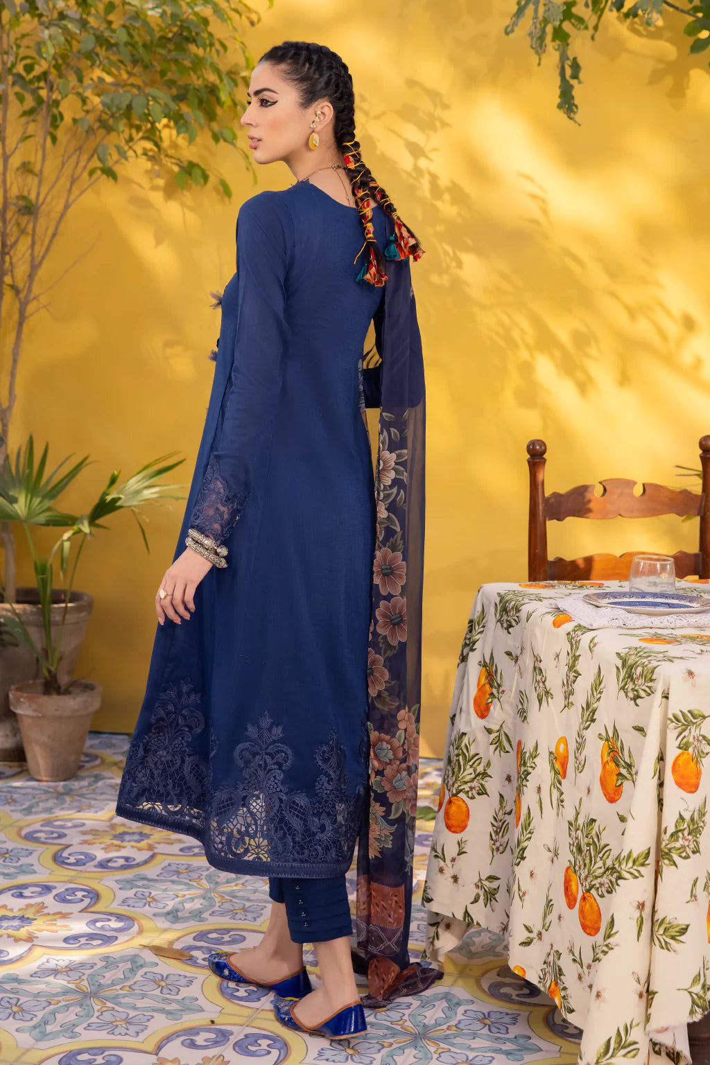 D#10 Iznik Ilaria Luxury Emb Lawn Collection 323 D#10 Iznik Ilaria Luxury Emb Lawn Collection 323