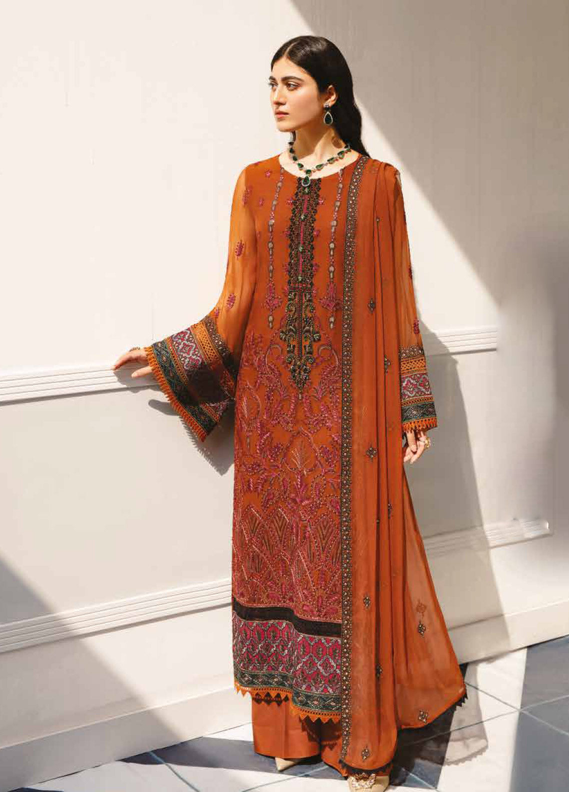Safeera By Flossie Embroidered Chiffon Unstitched 3 Piece Suit - 05 Safeera By Flossie Embroidered Chiffon Unstitched 3 Piece Suit - 05
