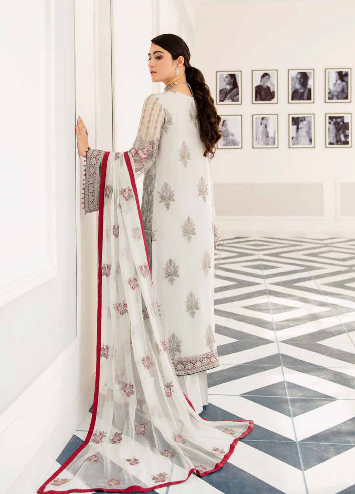 Safeera By Flossie Embroidered Chiffon Unstitched 3 Piece Suit - 06 Safeera By Flossie Embroidered Chiffon Unstitched 3 Piece Suit - 06