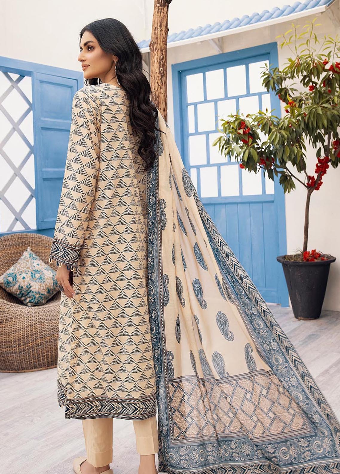 D#RG32023 GulAhmed Regalia Printed Lawn Collection 1022 D#RG32023 GulAhmed Regalia Printed Lawn Collection 1022