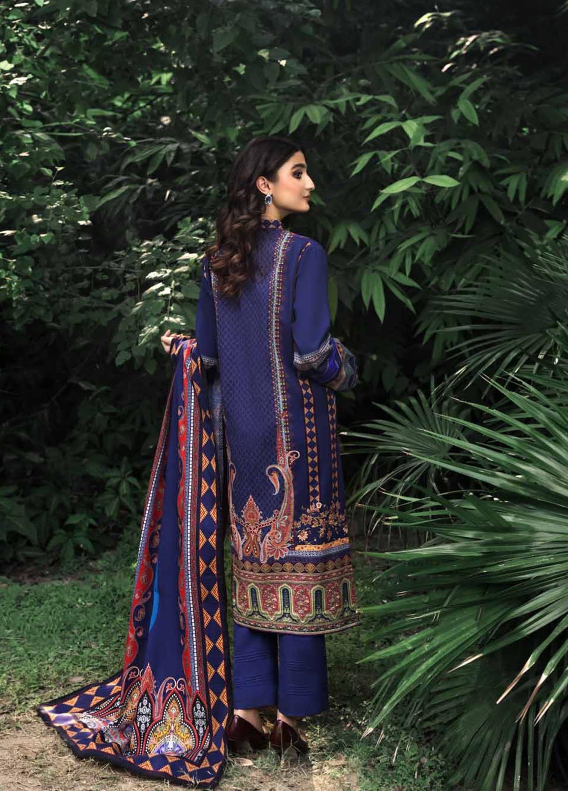 D#WR22031 GulAhmed Regalia Printed Khaddar Collection 1022 D#WR22031 GulAhmed Regalia Printed Khaddar Collection 1022