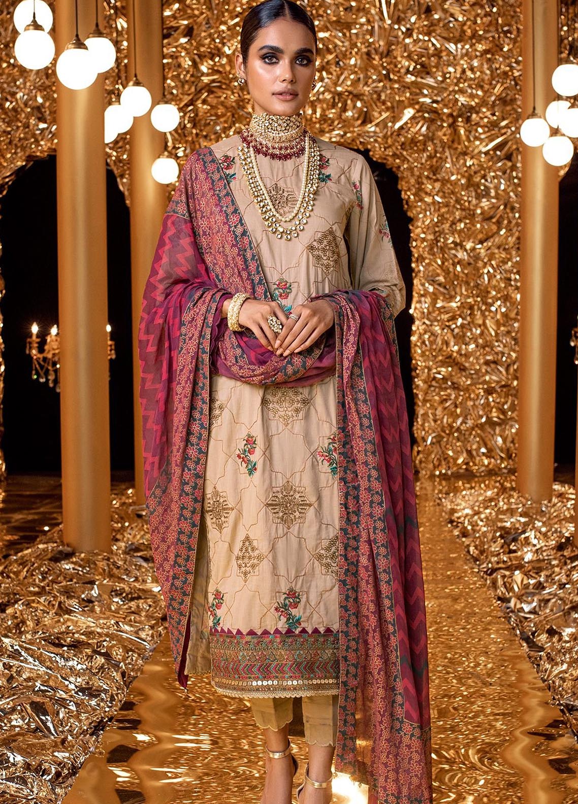 D#10C AlKaram Festive Winter Collection 1122 3Pc D#10C AlKaram Festive Winter Collection 1122 3Pc