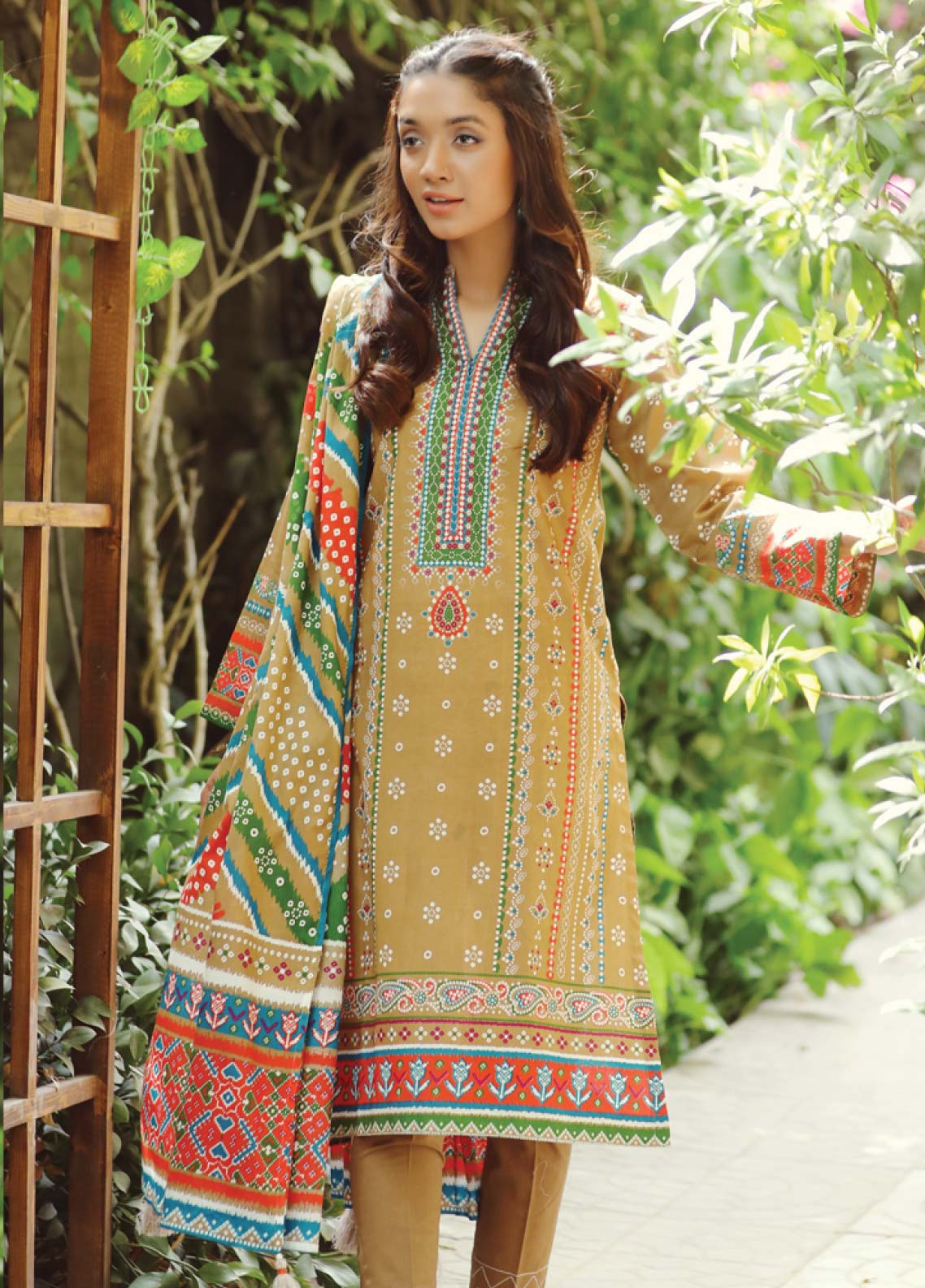 D#7428a Lsm Lakhany Komal Printed Lawn Collection 622 D#7428a Lsm Lakhany Komal Printed Lawn Collection 622