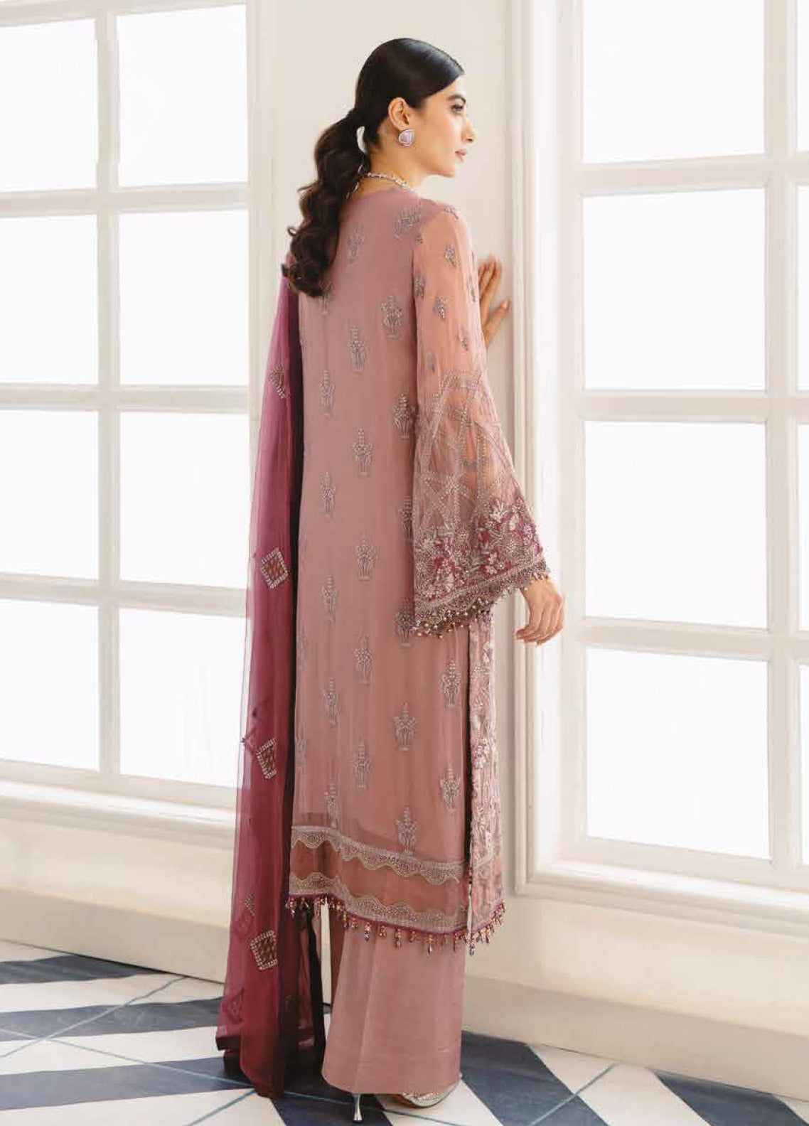 Safeera By Flossie Embroidered Chiffon Unstitched 3 Piece Suit - 09 Safeera By Flossie Embroidered Chiffon Unstitched 3 Piece Suit - 09