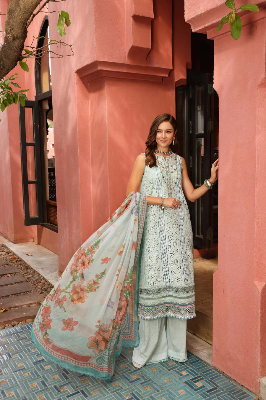 D#8A Noor By Saadia Asad Luxury Chikankari Lawn Collection 323 D#8A Noor By Saadia Asad Luxury Chikankari Lawn Collection 323