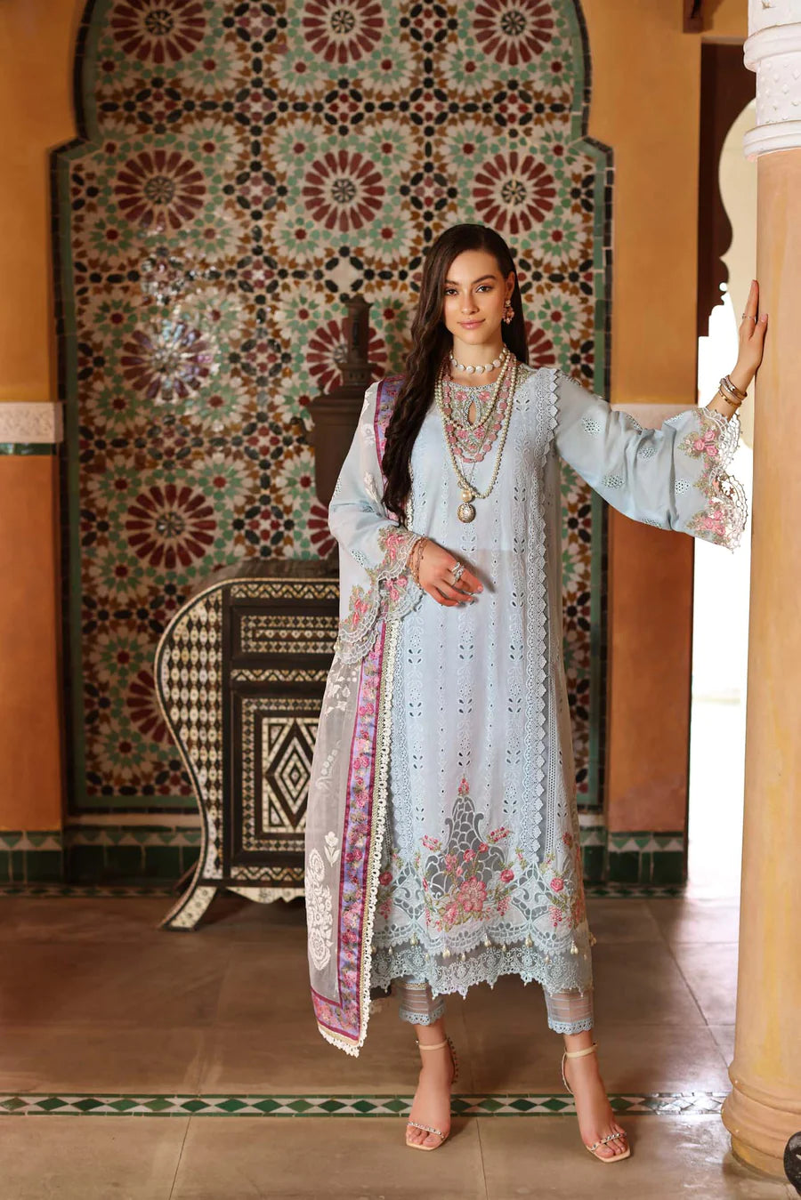 D#5B Noor By Saadia Asad Luxury Chikankari Lawn Collection 323 D#5B Noor By Saadia Asad Luxury Chikankari Lawn Collection 323