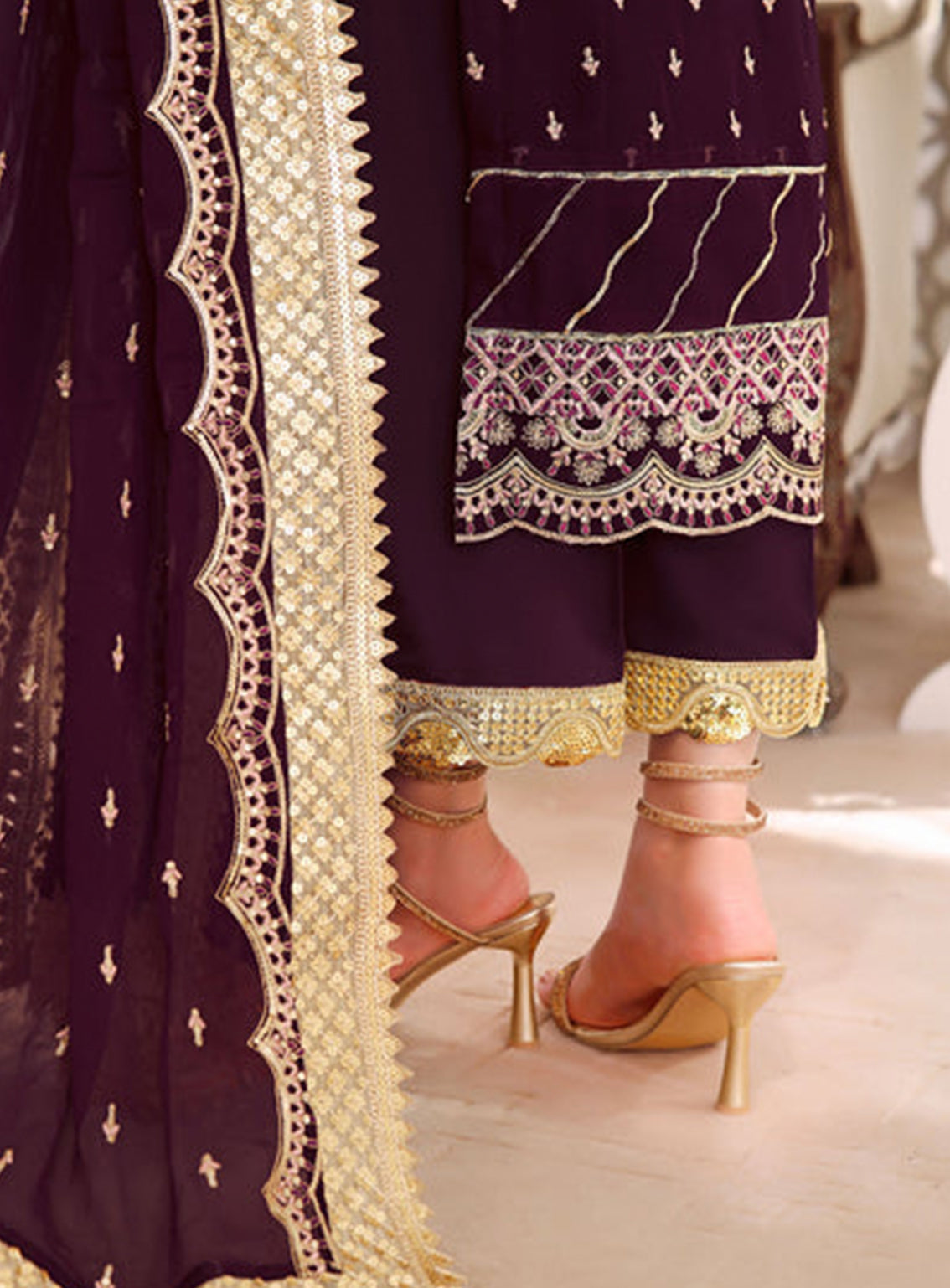 Aaina By Awwal Embroidered Chiffon Unstitched 3 Piece Suit - 04 DILAAB Aaina By Awwal Embroidered Chiffon Unstitched 3 Piece Suit - 04 DILAAB