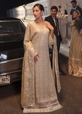 D#04 Iznik La Royale Luxury Emb Edition 922