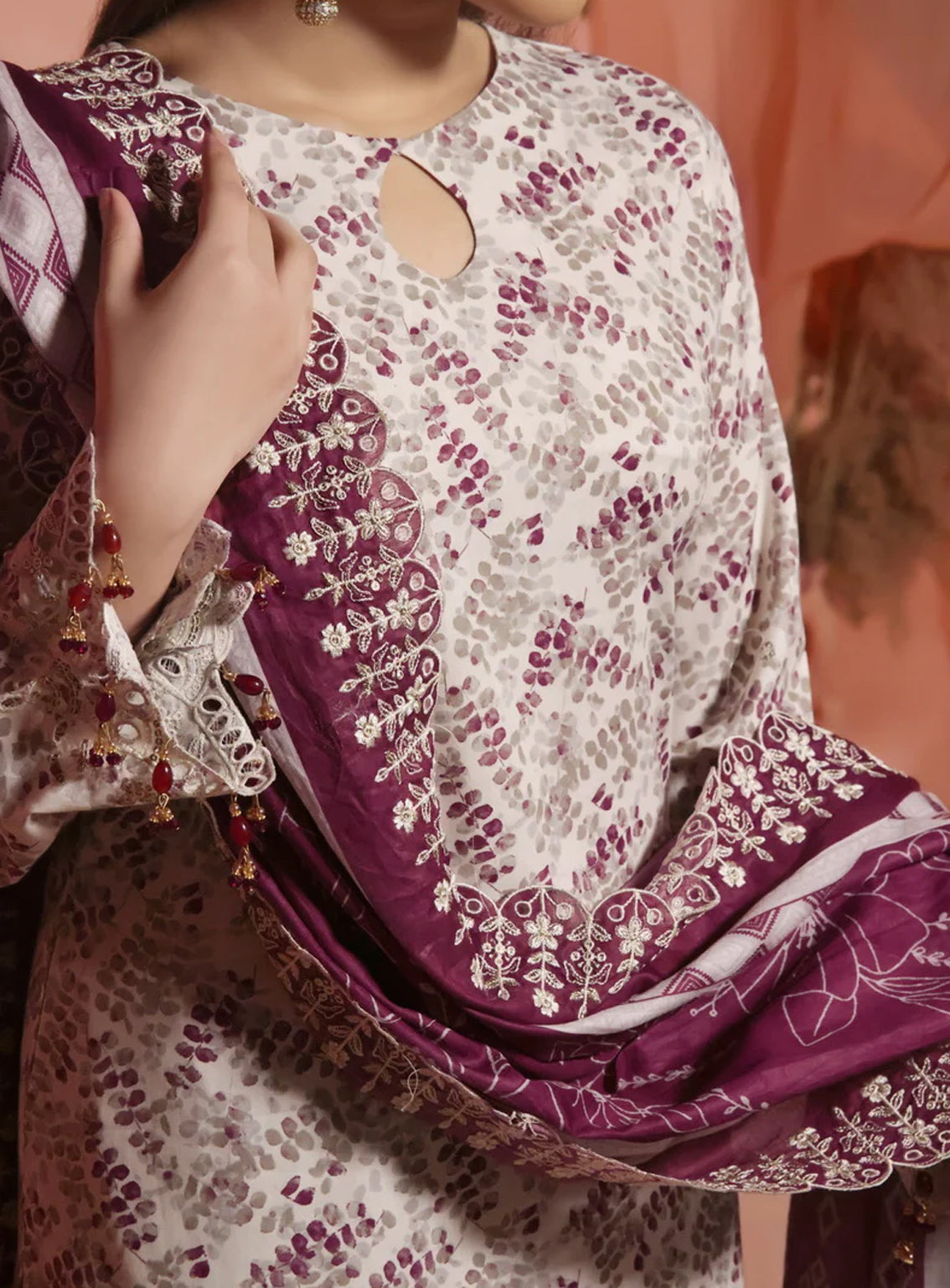 Aiza & Momina By VS Textile Embroidered Lawn Unstitched 3 Piece Suit - VS24AMC1 26 Aiza & Momina By VS Textile Embroidered Lawn Unstitched 3 Piece Suit - VS24AMC1 26