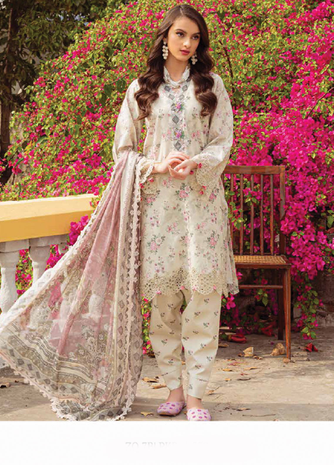 D#7B Zarqash Tresor Luxe Emb Lawn Collection 323 D#7B Zarqash Tresor Luxe Emb Lawn Collection 323