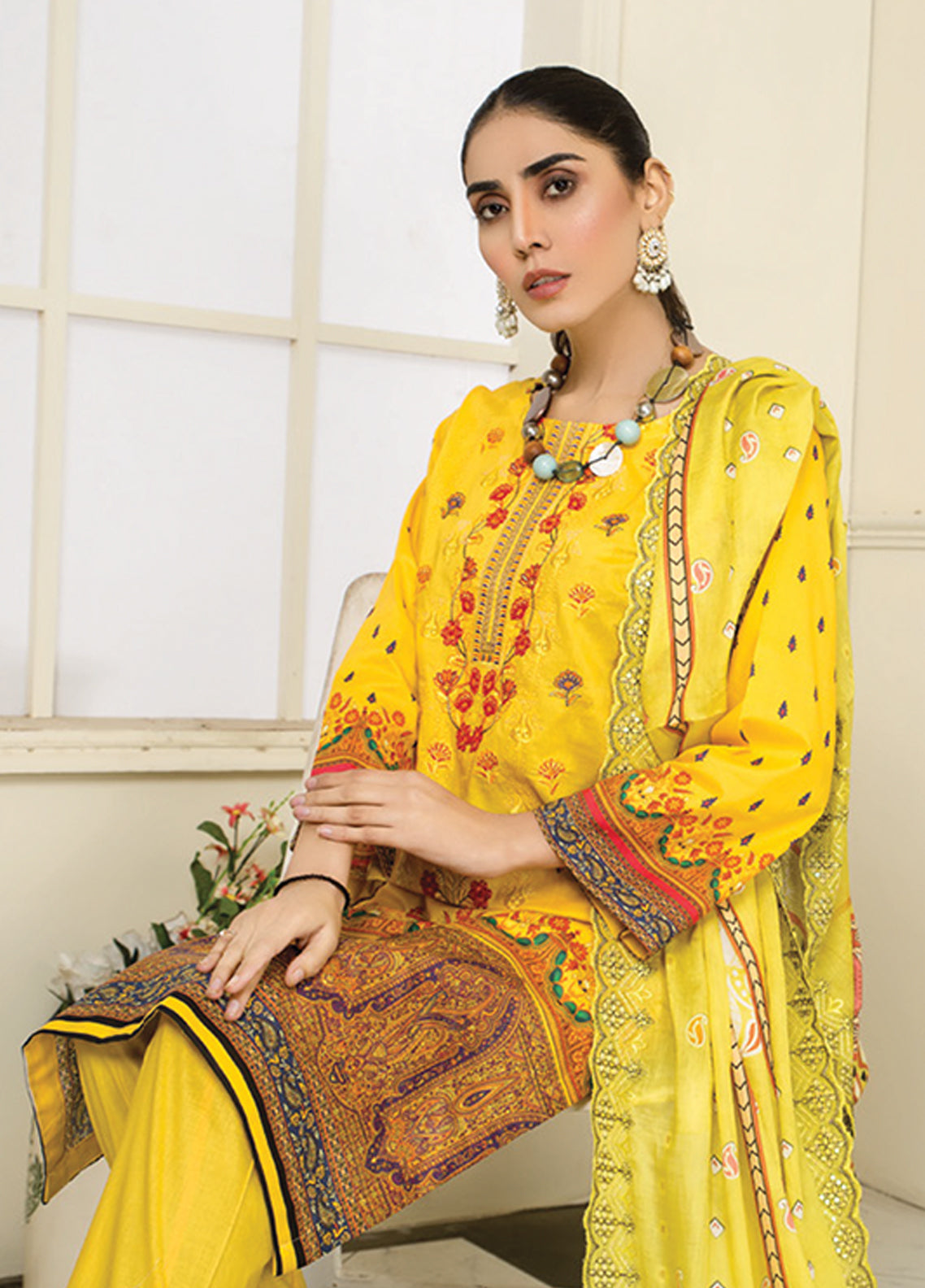 Riwaj By Afreen Embroidered Lawn Unstitched 3 Piece Suit - 08 Riwaj By Afreen Embroidered Lawn Unstitched 3 Piece Suit - 08