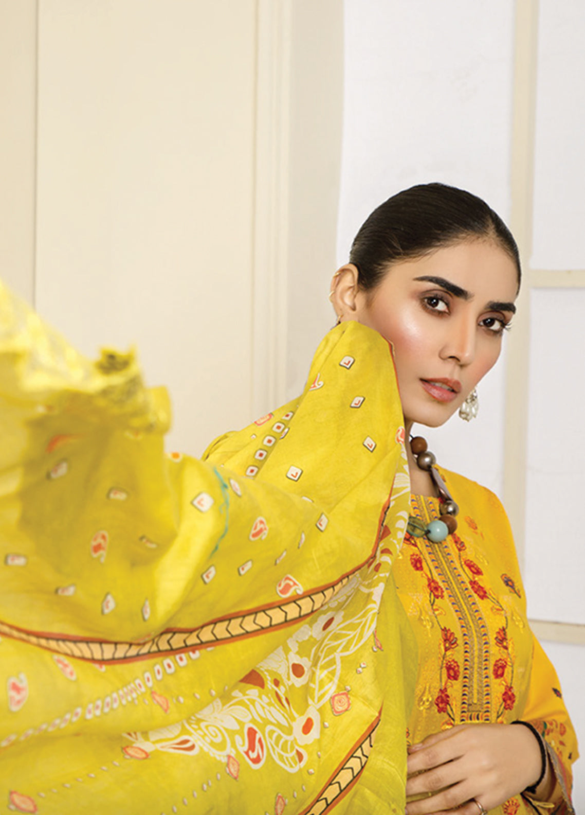 Riwaj By Afreen Embroidered Lawn Unstitched 3 Piece Suit - 08 Riwaj By Afreen Embroidered Lawn Unstitched 3 Piece Suit - 08