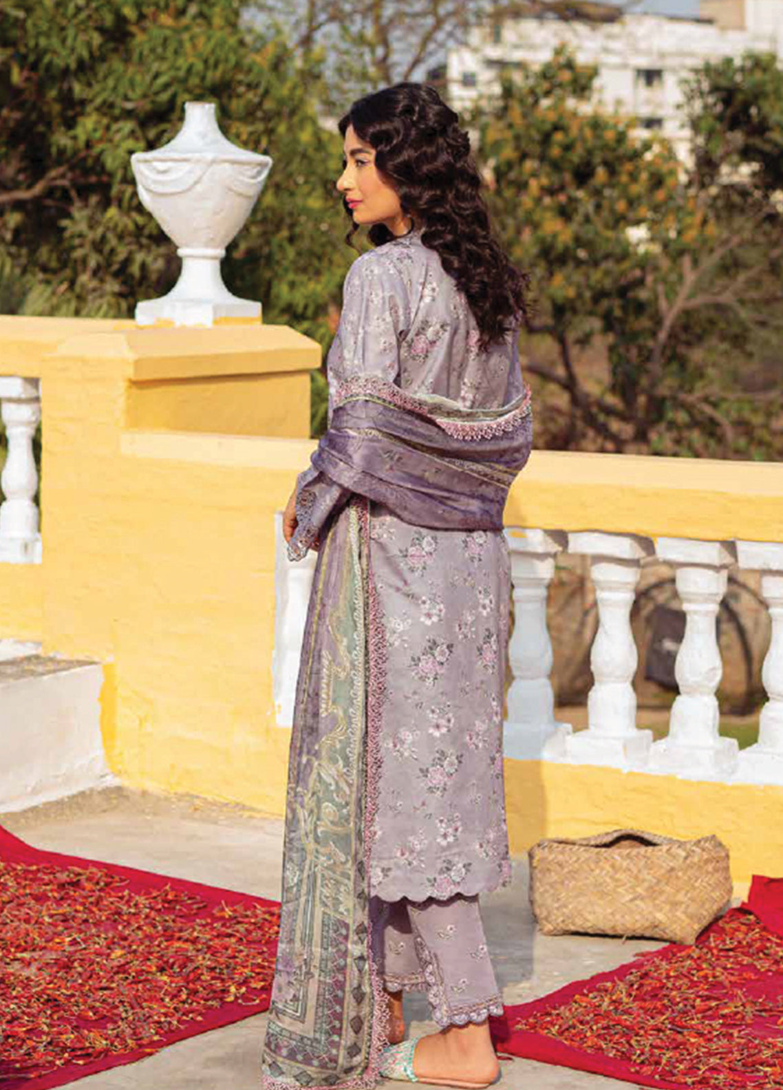 D#7A Zarqash Tresor Luxe Emb Lawn Collection 323 D#7A Zarqash Tresor Luxe Emb Lawn Collection 323