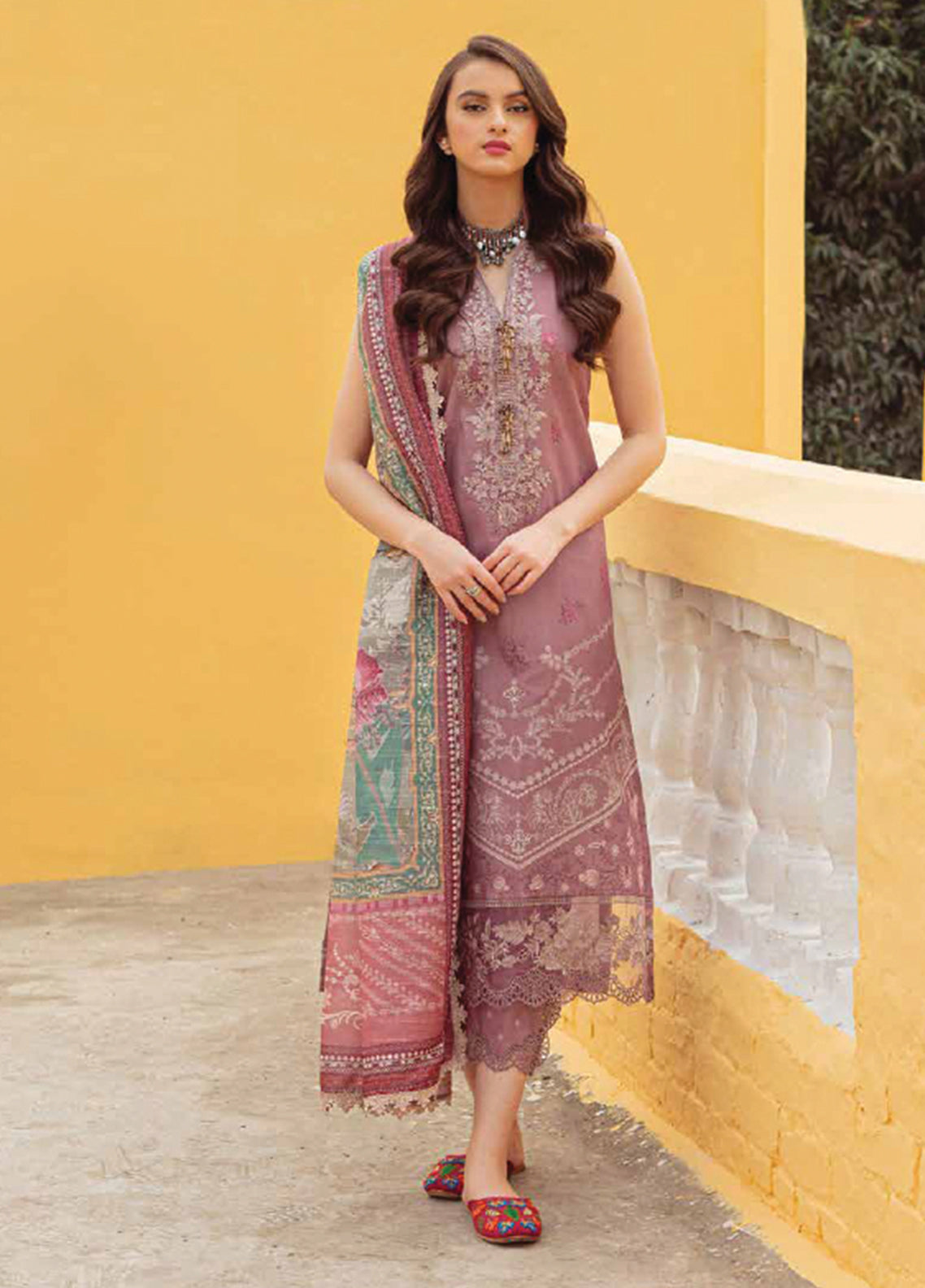 D#5A Zarqash Tresor Luxe Emb Lawn Collection 323 D#5A Zarqash Tresor Luxe Emb Lawn Collection 323