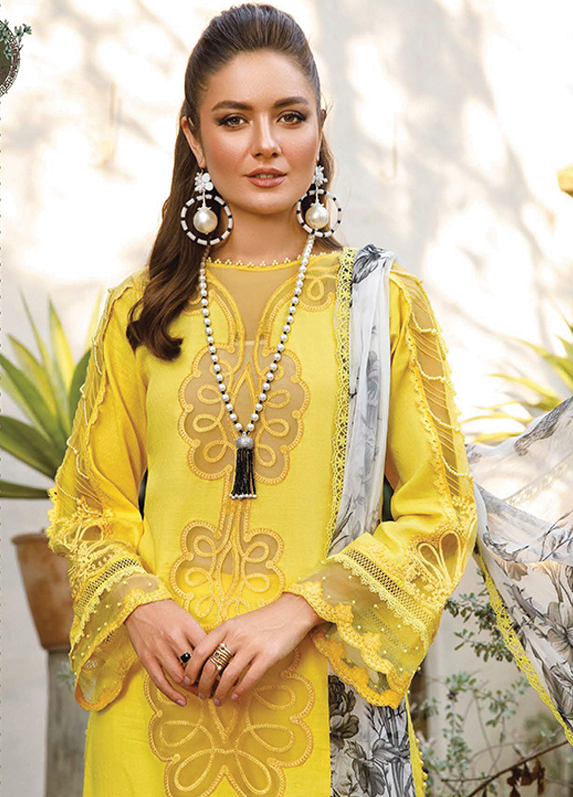 D#1704A Maria B M Print Emb Lawn Collection 223 D#1704A Maria B M Print Emb Lawn Collection 223