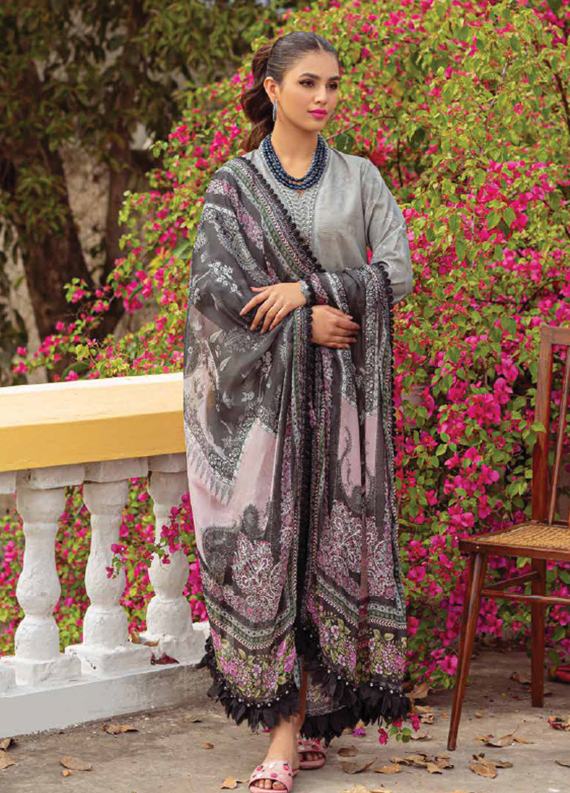 D#4B Zarqash Tresor Luxe Emb Lawn Collection 323 D#4B Zarqash Tresor Luxe Emb Lawn Collection 323